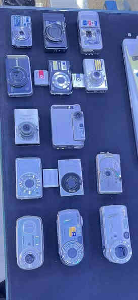 فرۆشتنی خێرا
هەمووی پێکەوە بۆ فرۆشتن 
نرخ ٣٠٠ هەزار
***********
