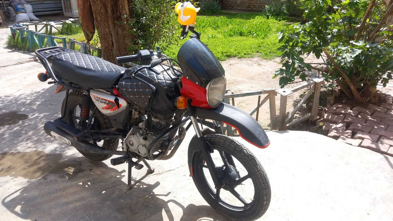 السلام عليكم متاح دراجه بوكسر ابلاديه نضيفه جداا موديل ٢٠٢٣ المكان المحموديه رقم صاحبه *********** السعر واحد ونص وبيه مجال
