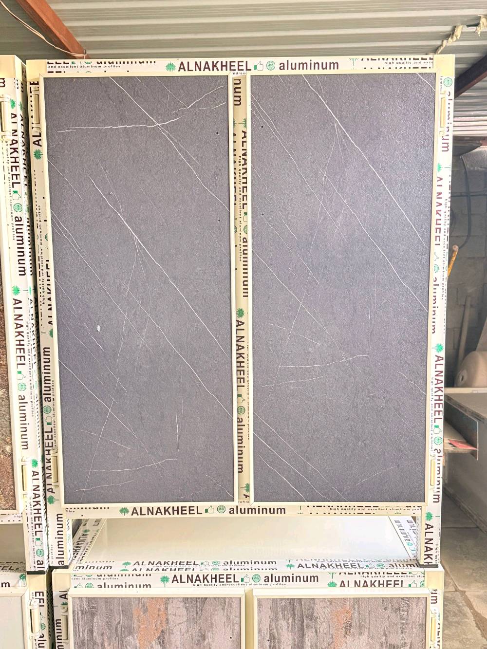 ✨ تريد ترتيب وفخامة بمدخل بيتك؟ ✨
جزامة الألمنيوم بلكامل تسكام
✔️ بوري صيني ألمنيوم عالي الجودة
✔️ رفوف الالمنيوم 
 ✔️ظهر الجزامة الالمنيوم 
✔️ 4 خانات

📏 القياسات:
ارتفاع متر / عرض 80 سم / عمق 30 سم

 
🚚 توصيل سريع:
بغداد مجانا 
جميع المحافظات 10 آلاف