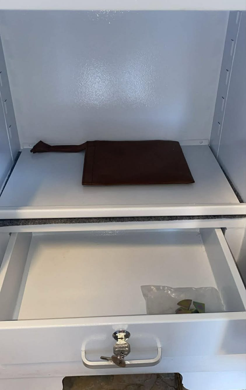 قاصه اخت الجديده
موجود الوصل مالها وسعر بي مكتوب 350الف
ابيعها انه 260😱✅
قاصة كولن
وزن ٩٥ كيلو
٥٨ سم * ٤٥
موكليني بنشرها
***********
