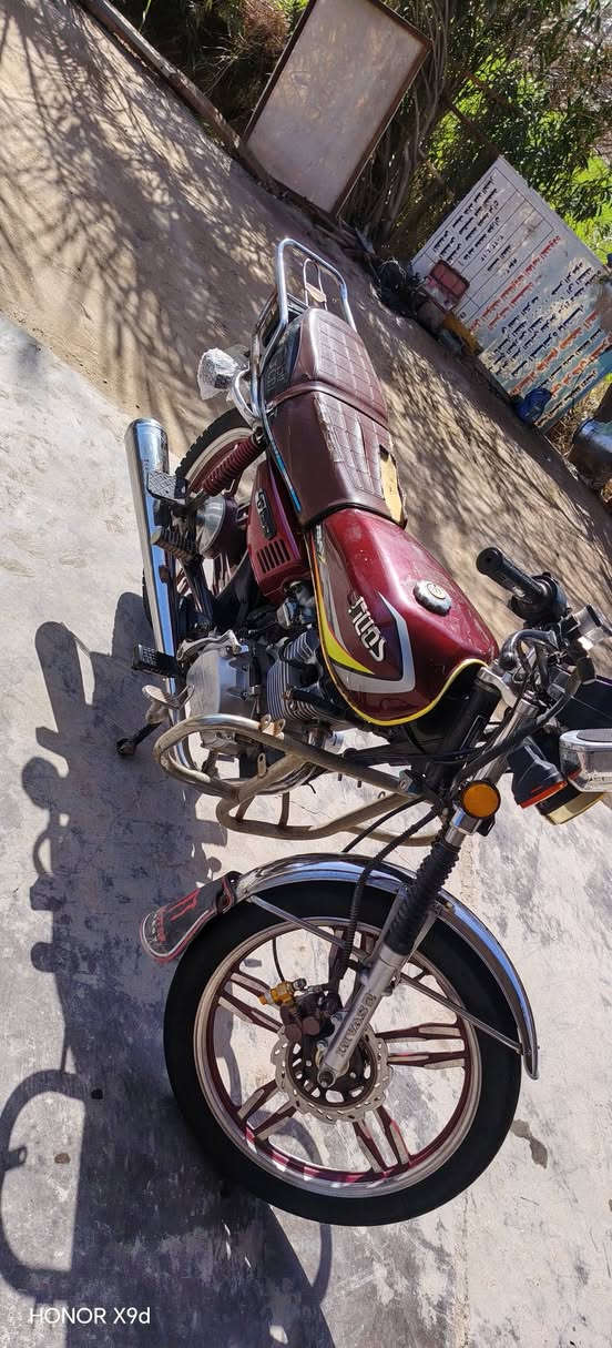 متاح موديل 22محرك مامفتوح. شلعة معدل كهربائيات كلشي شقال لايت عالي ناصي اشاير تخم تاير كلة نضيف. اوراق موجودة السعر 575وبيهة مجال الموشراي لايتعبني المكان الكرمة ***********
