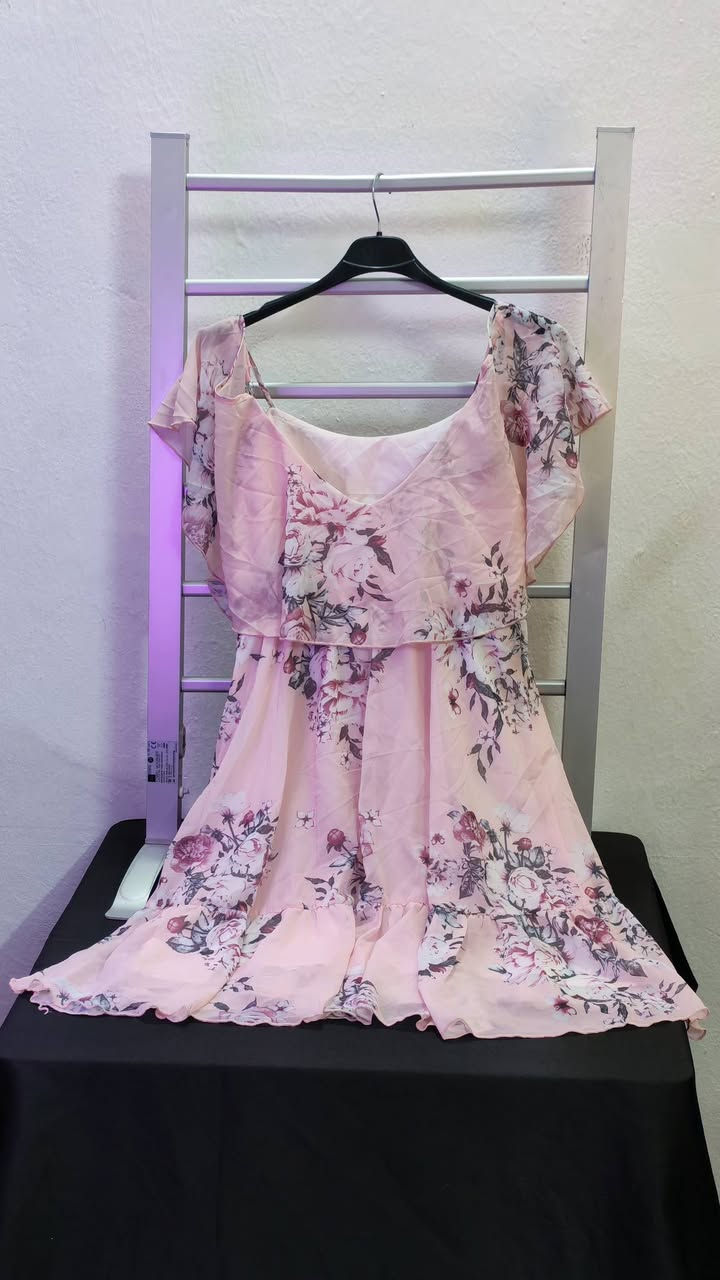 جزء من ملابس البث المباشر مع امزون رسول قاسم 😍🧡🩷🩵ارخص الأسعار كل المعروض ب2 وب3 وب4 و5 فقط الفستاين سعرهم غير للحجز والاستفسار التواصل واتس اب ***********8
او على الخاص
هذي جزء من بضاعة اليوم ويتوفر بديات نسائي ورجالي شاهد البث المباشر عبر تيك توك باسم امزون رسول قاسم الساعة ال9 ونص مساء
