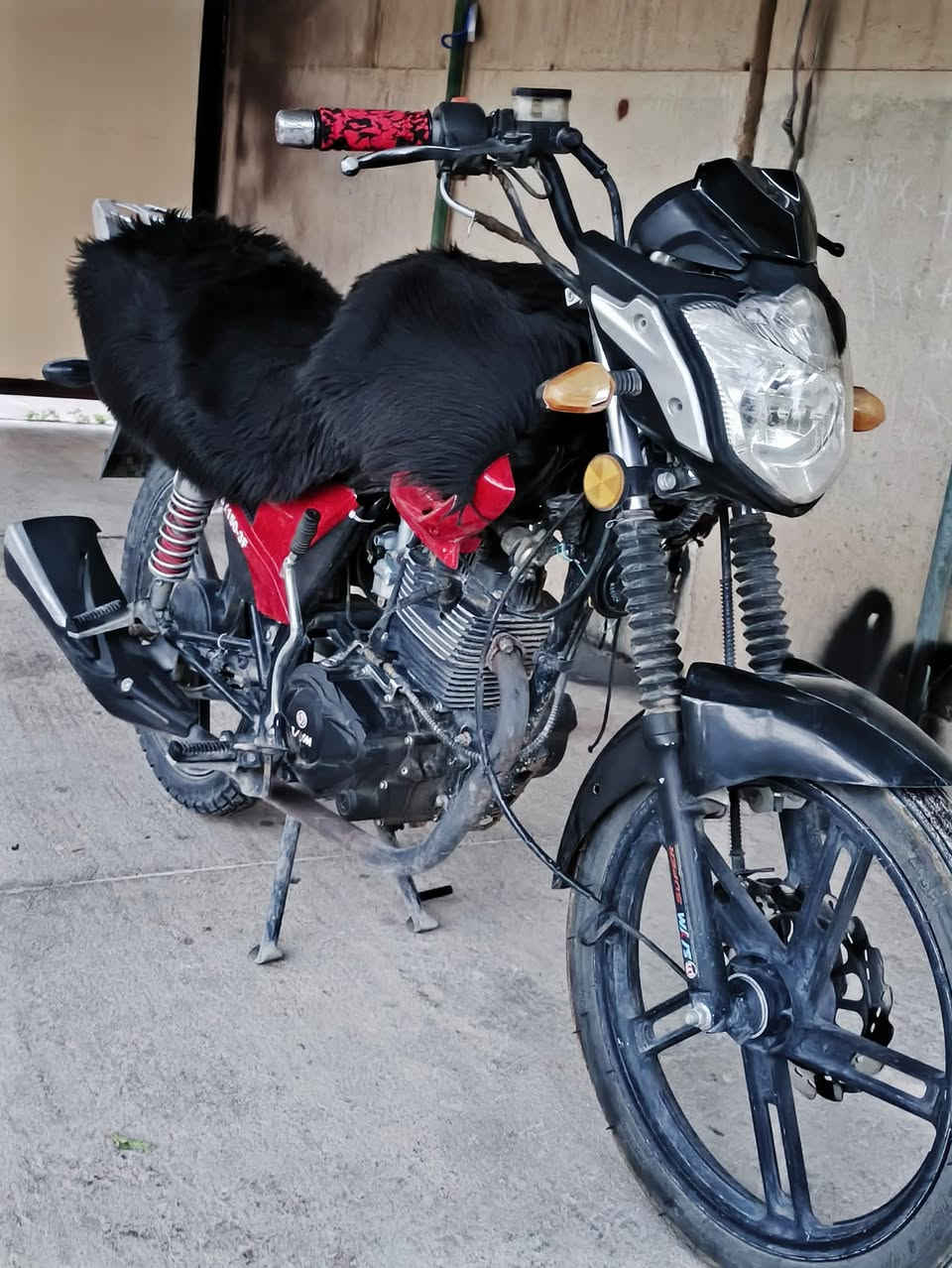 السلام عليكم 
دراجه سايم ليڤان للبيع 
دراجه نضيفه ومابيها نقص★ العنوان الانبار  قضاء عنه ★السعر 650
للأستفسار اكثر اتصل على هذا الرقم 
***********
