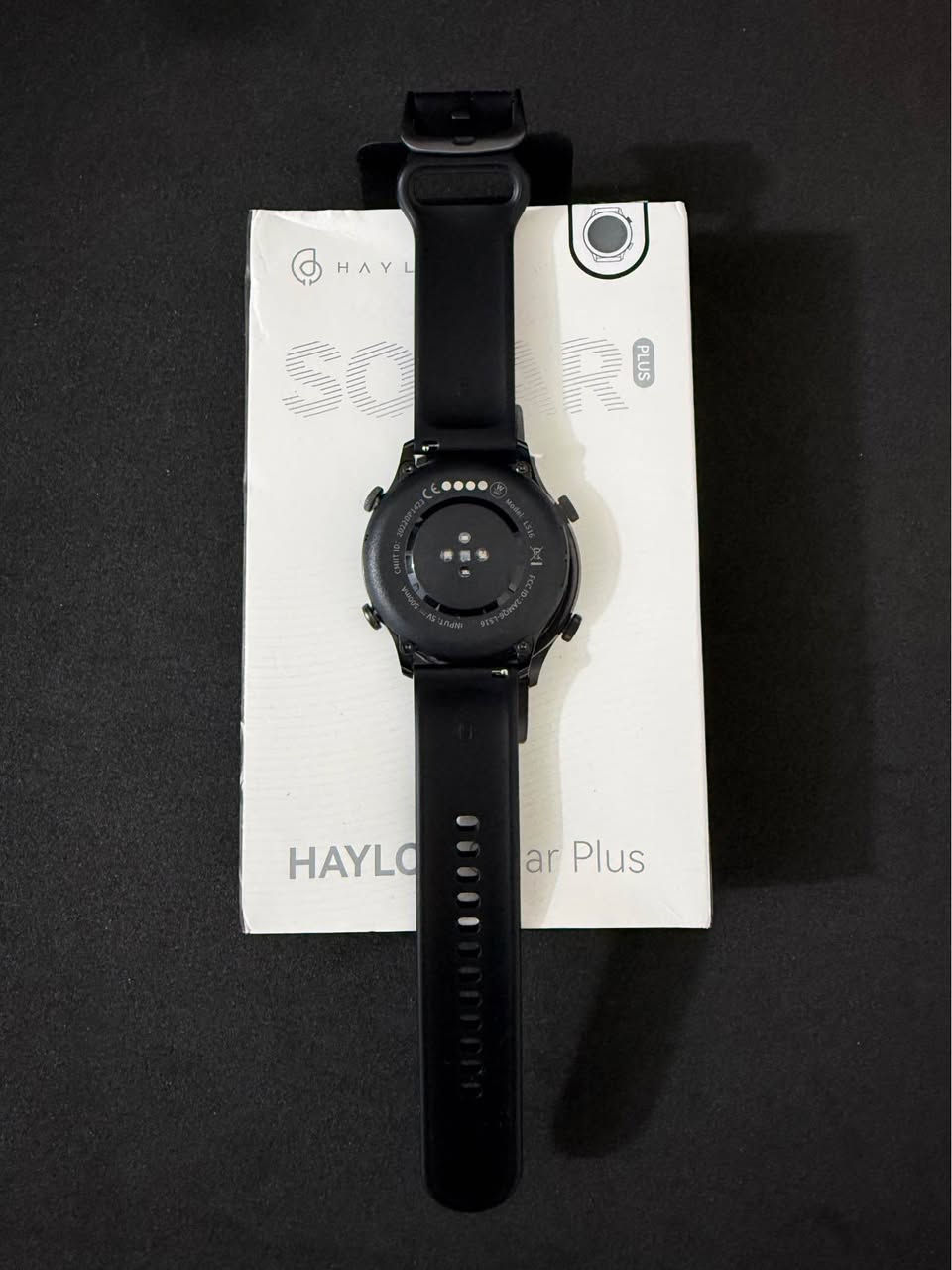 ساعة ماركة Haylou Solar Plus جديدة لوك 

الشاشة أموليد 

الشاشة: من نوع AMOLED بحجم 1.43 بوصة بدقة عالية

الاتصال: تدعم إجراء واستقبال المكالمات الصوتية عبر البلوتوث (Bluetooth Phone Calls)

المستشعرات: قياس نبضات القلب، نسبة الأكسجين في الدم (SpO2)، ومراقبة مستويات التوتر والنوم

الوضع الرياضي: تدعم أكثر من 105 وضعاً رياضياً مختلفاً

مقاومة الماء: تأتي بمعيار IP68 المقاوم للرذاذ والتعرق

بطارية بسعة 280 مللي أمبير

الدقة: 466 × 466 بكسل، مما يعطي وضوحاً ممتازاً تحت أشعة الشمس

المكالمات: تحتوي على ميكروفون ومكبر صوت مدمجين لإجراء واستقبال المكالمات مباشرة من المعصم

مستشعر نبضات القلب

مستشعر الأكسجين (SpO2)

مراقبة النوم والتوتر

الوضع الرياضي: تدعم أكثر من 105 وضعاً رياضياً (مثل الركض، ركوب الدراجات، اليوجا، والمشي)

عمر البطارية: يصل إلى 7 أيام من الاستخدام

السعر 35 الف مع التوصيل 

للحجز والاستفسار مراسلة الصفحة 

رابط واتساب مباشر الي يريد يراسلني 👇

https://wa.me/message/ANGQMMLUZKO4C1 بغداد, العراق


**إذا كنت صاحب هذا الإعلان وتريد حذفه لأي سبب، رجاءا أرسل رسالة إلى الدعم الفني**