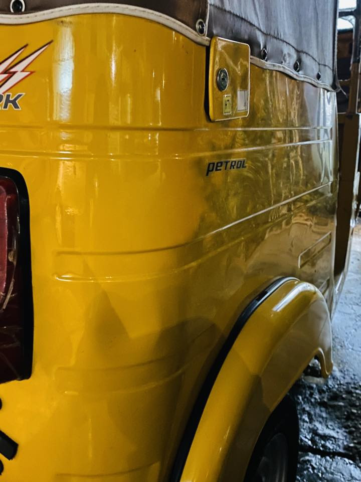 السلام عليكم خوتي تكتك للبيع موديل 20/4 بية ربع صفحة صبغ والباقي كفالة تخم تاير مكينة اكسل تراي زيرو نصبة وبية مجال حك الجية ***********
