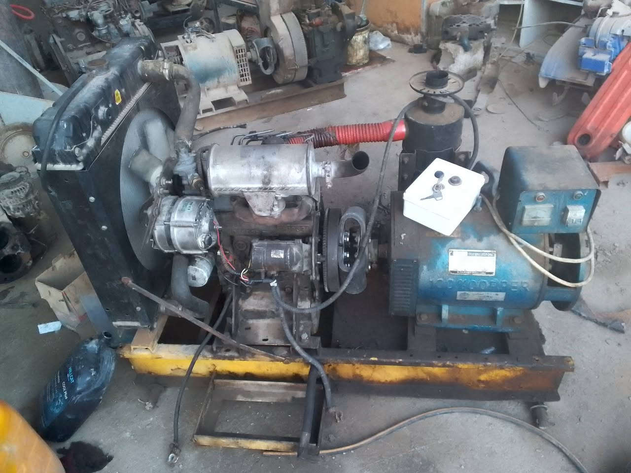 السلام عليكم مولد كابوته 1105 - 7 كيفي ومولد لستر بتر 13 كيفي ومحرك(13KV) كابوته4 بستم ومحركات ينمر ثلاثه بستم واثنين بستم ومحركات سكاي ثلاثه بستم ورؤس توليد 15 كيفي ثري فيز  للبيع العنوان الصويره للاستفسار اتصال على الرقم  التالي: 6225965 0780 /***********
