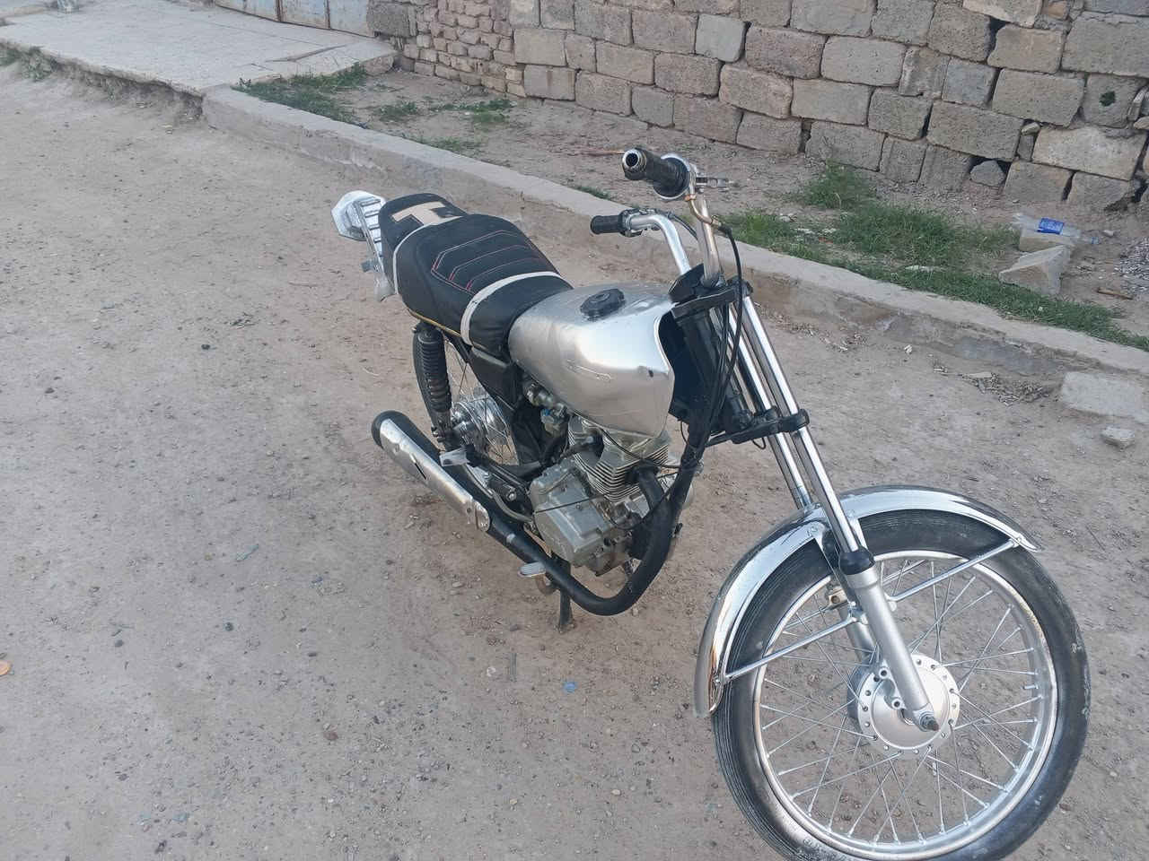 سلام عليكم حربي للبيع 300او بيها مجال مكاني ابو غريب الحصوه
***********
