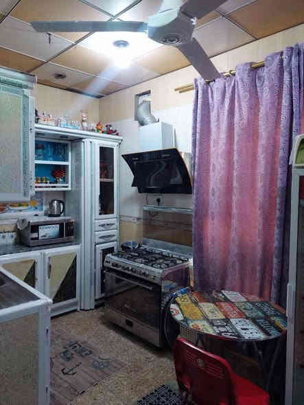 دار للبيع المساحه ٥٠ متر
يحتوي استقبال ومطبخ وصحيات وطارمه 
والطابق الثاني غرفه وصالة وصحيات 
حي ميسان قطاع ٧٧ تجاري عالشريط الخدمي 
السعر ٧٥ وبيه مجال 
واتساب متوفر ***********
