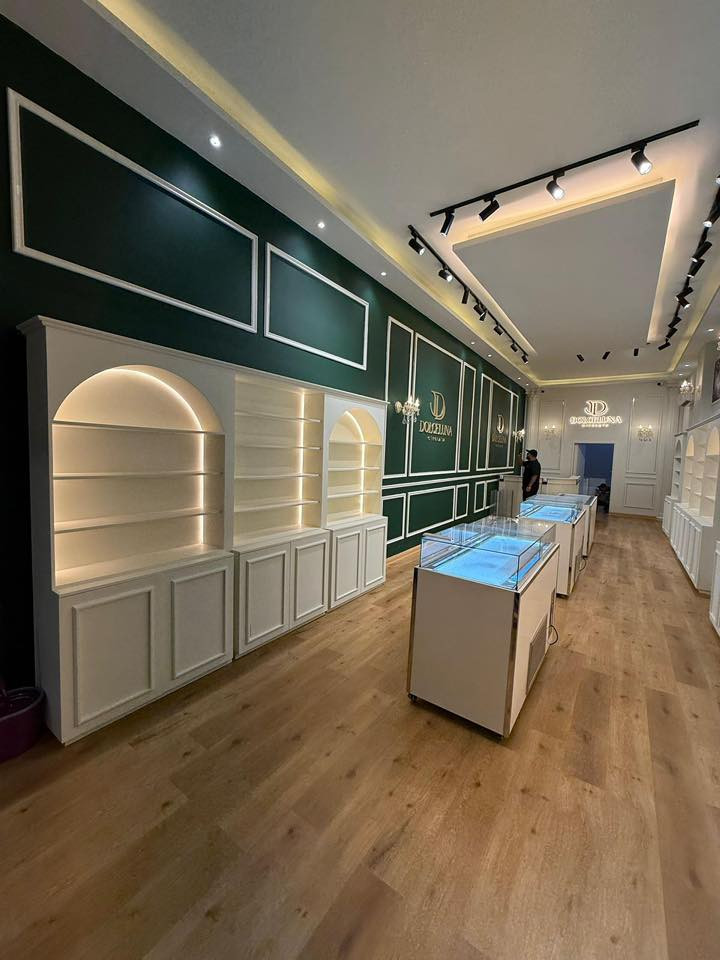 للبيع ديكور vip طراز أوربي كما موضح في الصور للاستفسار الاتصال على الرقم ***********
