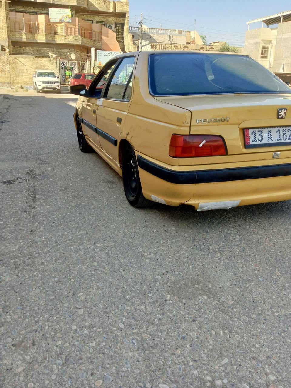 السلام عليكم بيجو بارص موديل 15 سياره مكفوله كفاله عامه عده الهلال الخلفي بيه باره كد شبر مكينه كير حداديه تخم تاير وتبريد كله مكفول وجاهز مصفره هيئه وغرامات وبسمي رقم نكليزي السياره خطين غاز بانزين مكينه لا تنقيص ولا تبخير السعر 44 والشراي بخدمته ***********
