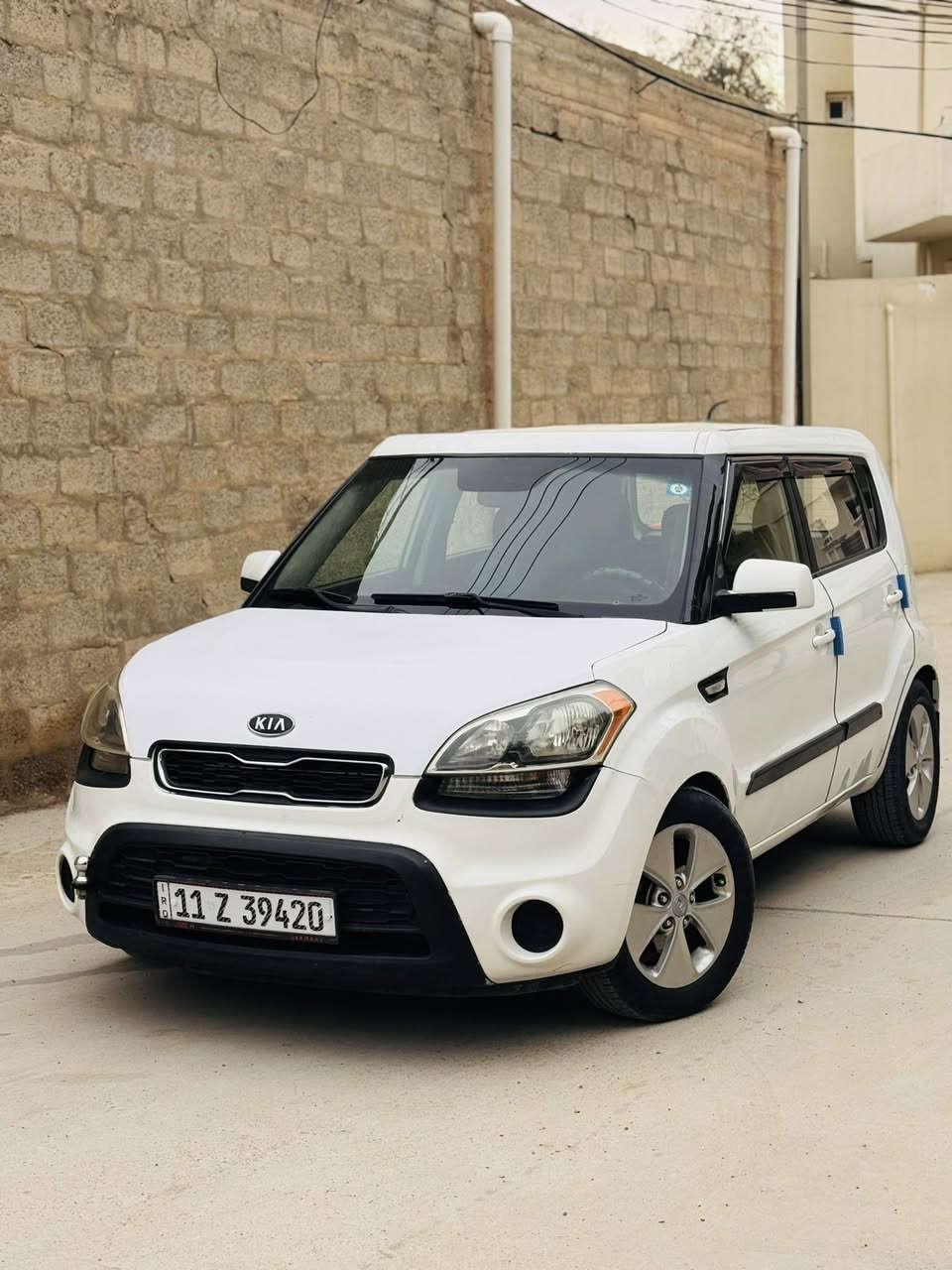 لام عليكم 
كيا صول موديل 2012 وارد امريكي
رقم بغداد دولي باسمي شخصياً  هزة جديدة
مكينة 1600 GDI 
تحكمات ستيرن جهتين 
سويچ
منفذ شحن و AUX 
تبريد ثلج 
كير ومكينة خير من الله
السيارة مناقصها برغي ربع دينار متصرف عليها
وبالواقع احلى من الصور
صور الحادث مرفقة مع المنشور حادث بسيط جداً
سونار مرفق مع المنشور
بدون ايرباك (سليم)
مكاني بعقوبة السعر 87 للاستفسار ‭٠٧٧٢ ٩٠٤ ٨٢٧٩‬

