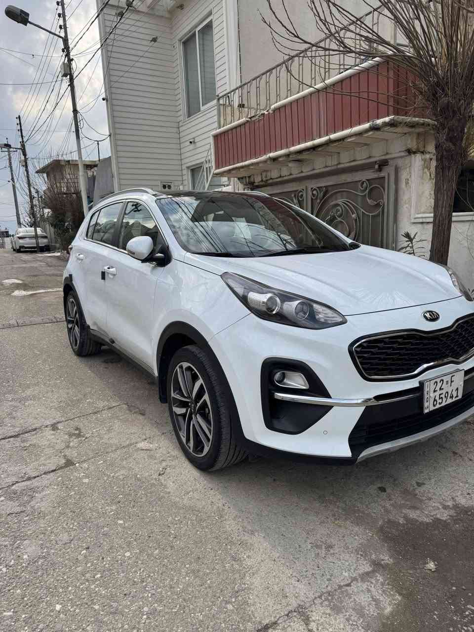 سبورتاج خليجي موديل 2021  رقم اربيل بأسمي سنويه مجدده
فول موصفات 
صندوق كهرباء بونرما مري شفط اشاير بالمري كشانه كهرباء بصمه السياره ماشيه 106الف 
ملاحظه بيه بارد باب السكن 
***********
***********
السعر المطلوب 215
