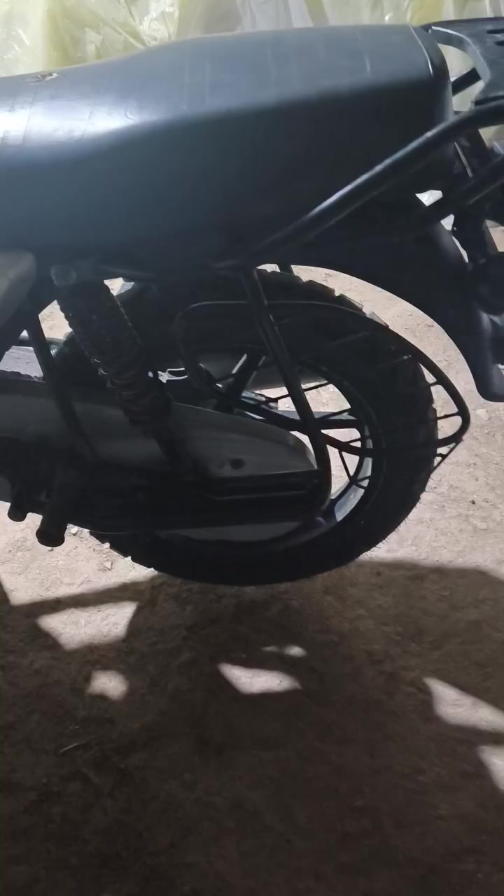 بوكسرات موديل ٢٣ بدل بستم بيهن فقط السعر مليون او ٤٥٠ اوراق العنوان ميسان قلعة صالح رقم الهاتف ***********
