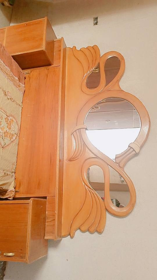 سلام عليكم متاح غرفة اخشاب نضيفه حيل تزكام عراقي السعر 380 وبيهه مجال
مكان المسيب 
***********
