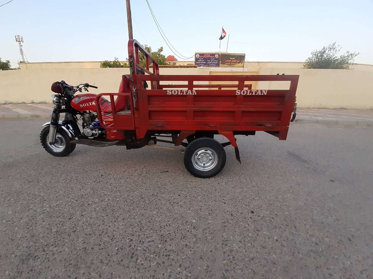 سلام عليكم ستوته للبيع مديل 18 ستوته نضيفه وكيلهه بشارع بغداد السعر مليون و ٤٠٠ وشراي يتصل ***********
