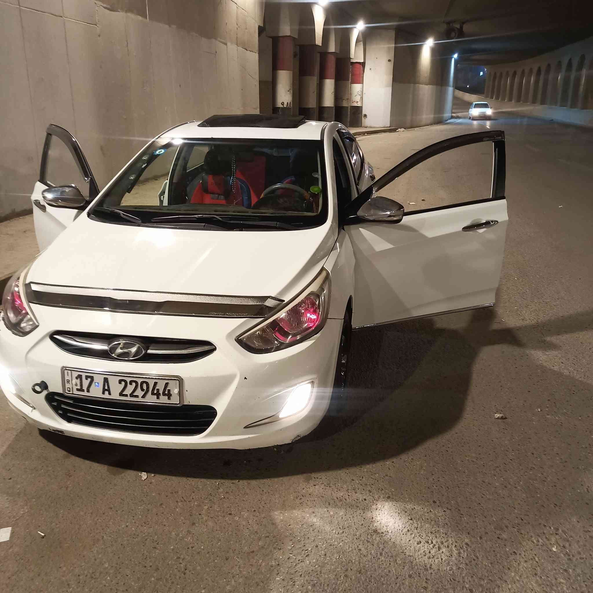 سلام عليكم سياره اكسنت مديل 16بيه ضربه باب وجملق محرك 1400 نجف كوفه***********
