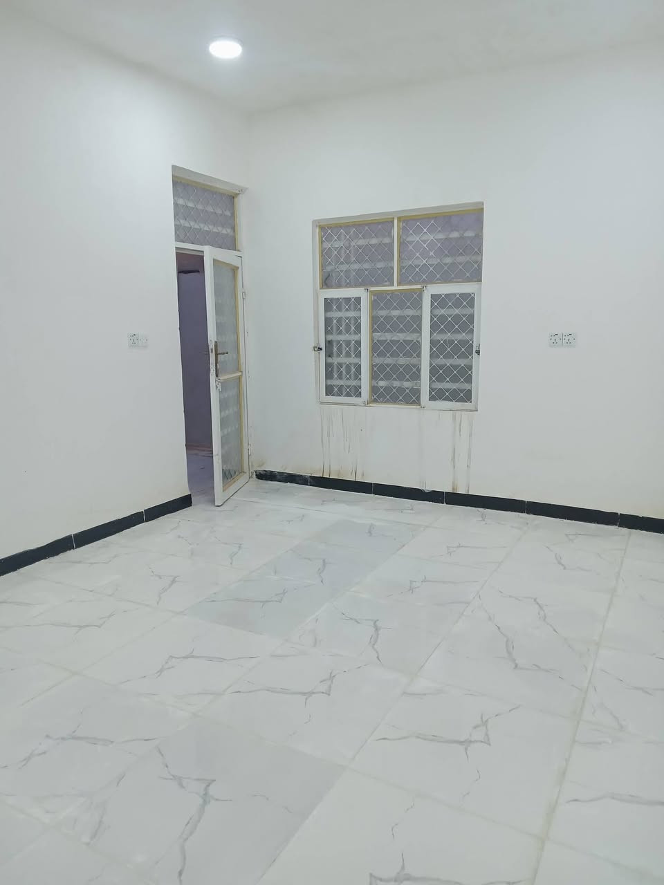 اعيد النشر لعدم الاتفاق
السلام عليكم 
دار زراعي سند ٢٥ المساحة ١٣٠م قرب سيد حبوب يرهم اقصاط أو مراوس ***********
