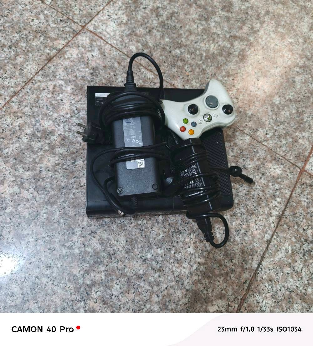 السلام عليكم،
اكس بوكس 360 سوبر سلم، 
جديد وما مستعمل ابد، الا القليل، 
ما مفتوح ابد وما داخل للتصليح ابد، 
السعر 150، و بيه مجال للشراي، ما تلكه هيج سعر وهيج نضافه ابد، 
تجي ويا فوك ال 50 لعبة ومنهن :
 بيس 
و فيفا 
و جي تي اي سان اندرياس و جي تي اي lv, في و جي تي اي 5
ومصارعه وباتل فيلد وعدة العاب، و اساسن كريد 3, وتجي ويا الملحقات الي بالصور مع جويستك ثانية بس عطلانة، 
مساحتة 250 كيكا، نسعى دائما لاسعادكم وارضائكم 🤍، 
للمواصله واتس فقط وماكو توصيل، 
*********** ، عنوان بغداد البلديات، شارع عشرين، قرب حسينية الزهراء،