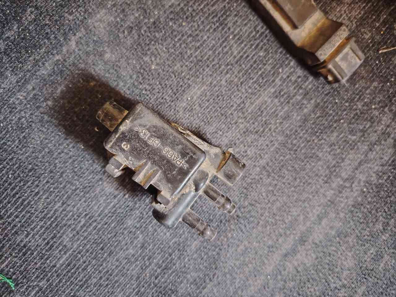 للبيع قيم واخذ 
جويتر افيو ١٠ الاف
مسجل افيو ١٠ الاف 
حساس كام شفت ٢الفين
حساس مال تبخير ٥ الاف
حساسين صالنصة ثنيهن ب ٢٠ الف
طوافة عادية ب ٢الفين دينار 
كلهن ع الفحص
اذا تاخذهن كلهن ب٤٠ الف واذا مفرد مكتوب اسعارهن
مكاني بغداد الاعظمية
***********
