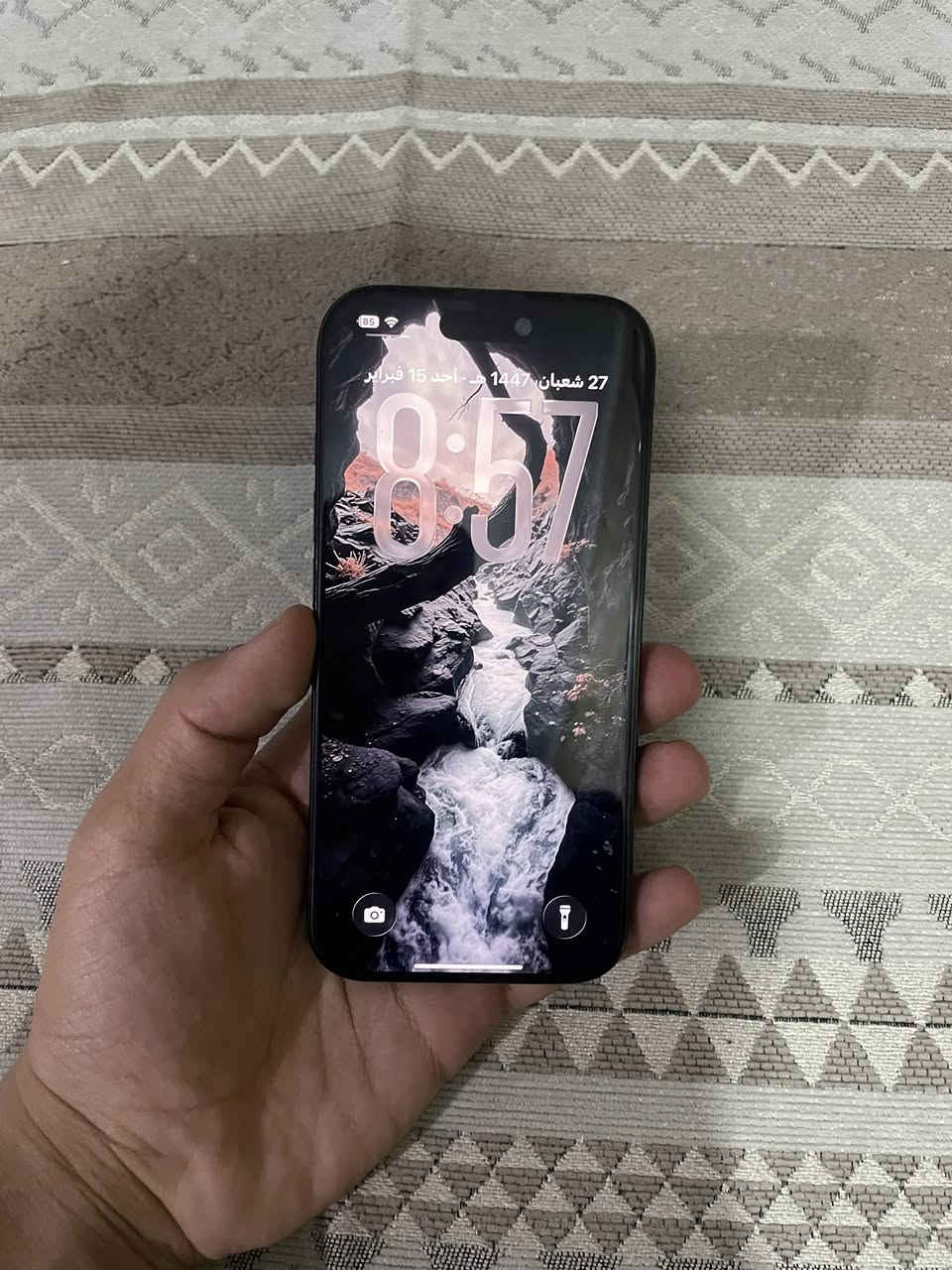 سلام عليكم ايفون ١٦ برو فقط حجم صغير ذاكره ٢٥٦ بطاريه ٩٩ الجهاز ما مفتوح ابد ومكفول من كلشي فقط مفتوح تخطي يعني ما يصير بي سيم كارت فقط الباقي كله شغال جهاز كلش حلو ونضيف وبي شويه شخوط بل شاشه بس ما مثر ولا يبين  جهاز بدون ملحقات السعر ٦٧٥ وبي مجال مكاني كربلاء حسينيه جريه مركز الطف رقم ***********
