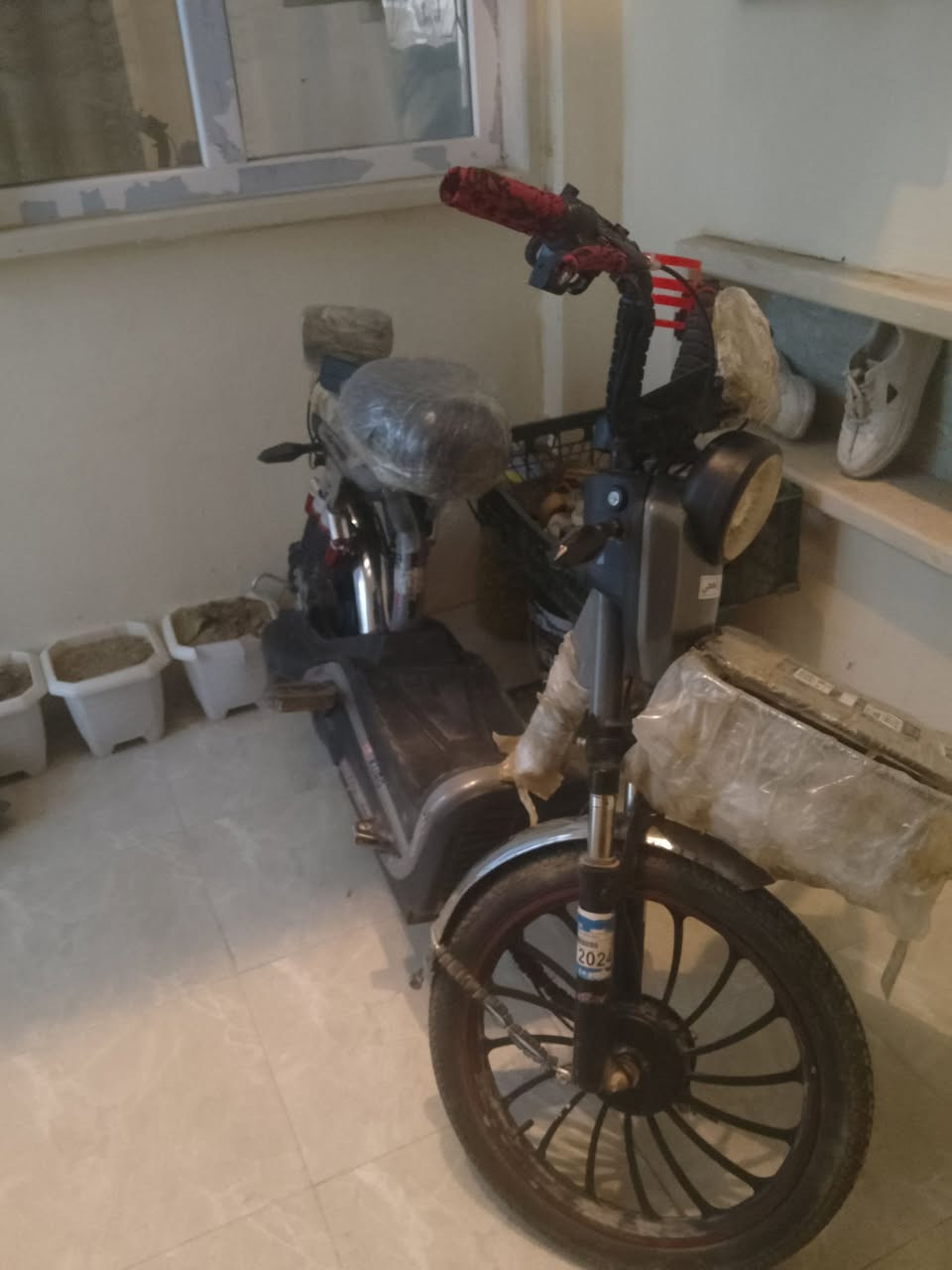 السلام عليكم للبيع ماطور شحن
🛑البطاريات 5 اربع سرعه السرعه 60بطاريات جديده دبل اشارات

🛑المطور مستخدم صالو شهر 
🛑موديل 2024 ماطور جديد 

🛑السعر على هاذا الرقم آسيا ***********
                                   كورك***********
