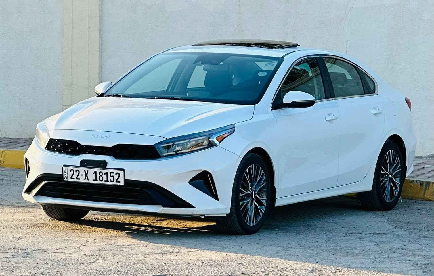 سلام عليكم كيا فورتي 23 رقم شمالي فول مواصفات سياره ماشيه 40 شرط تحويل صور حادث بلمنشور  مكان سياره بغداد شالجيه  سعر 168وبيه مجال كلش بصيط الاستفسار  تصال  ***********
