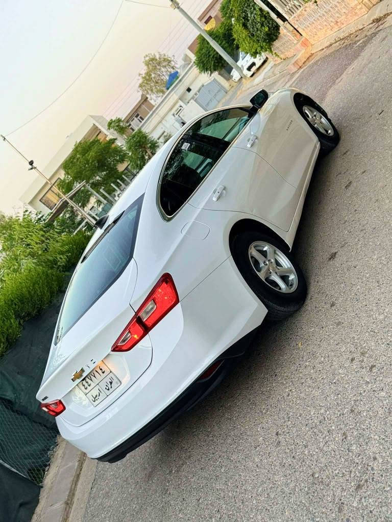 السلام عليكم
ماليبو LT موديل 2017 

✅ جير أوتوماتيك

✅ شاشة لمس كبيرة

✅ كاميرا خلفية

✅ تشغيل بصمة

✅ دخول ذكي (كي لس)

✅ كروز كنترول

✅ تحكم ستيرن 

✅ حساسات ضغط الإطارات

✅ إضاءة LED

✅ تكييف ثلج
✅ زجاج ومرايا كهربائي
ملاحظة:سيارة بونيت صبغ بدون دواخل 
السعر 88 بي مجال قليل رقم الهاتف
*********** 
*********** كركوك, العراق
