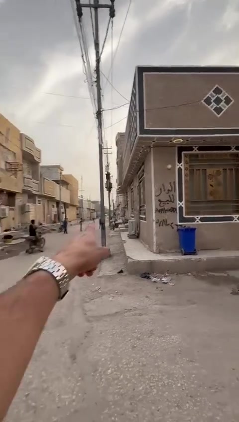 دار ركن  للبيع مساحه 100 متر واجهه 12 متر ونزال 8  ونص متر  يحتوي على استقبال
صاله
مطبخ 
غرفتين 2
صحيات 2
العنوان حي ميثم التمار قرب اسواق برتقاله قرب مستشفى الكفيل  يبعد عن الامام كيلو ويصلح حسينيه الاستفسار اكثر اتصل او واتساب 
***********
