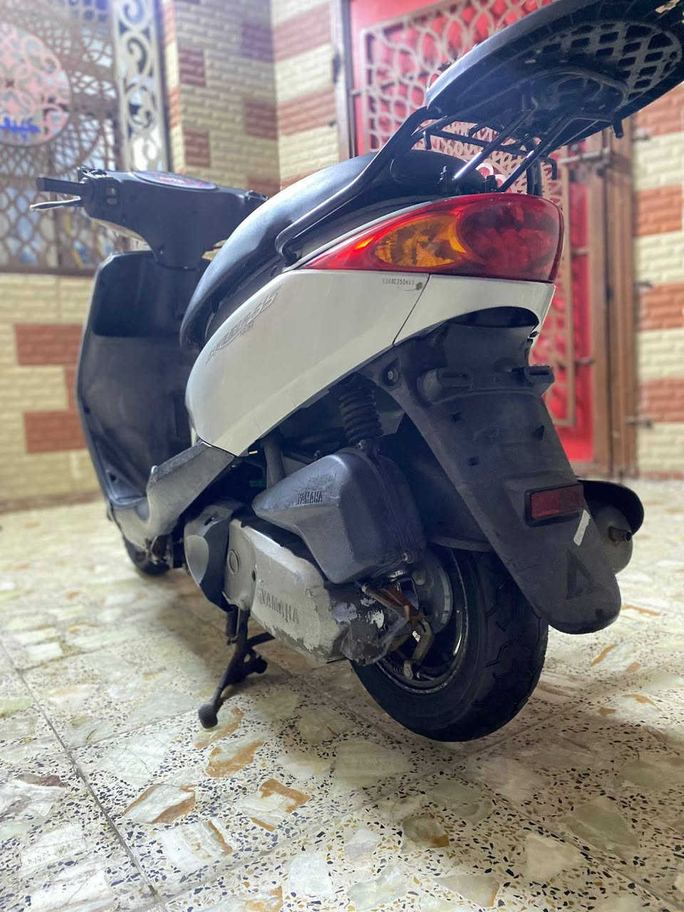 السلام عليكم
دراجة بريز ياباني جديدة لوك 
سرعة 140 نوزل خطين اسلف اصلي 
كفرات اصلية ومختمه ختم واحد مع محرك 
ستاند كهرباي حساس وراقها ابسمي ماشيه 21
شراي يتصل ***********
شرط كفاله عامه من كلشي جيب فيتر وتعال فحص
