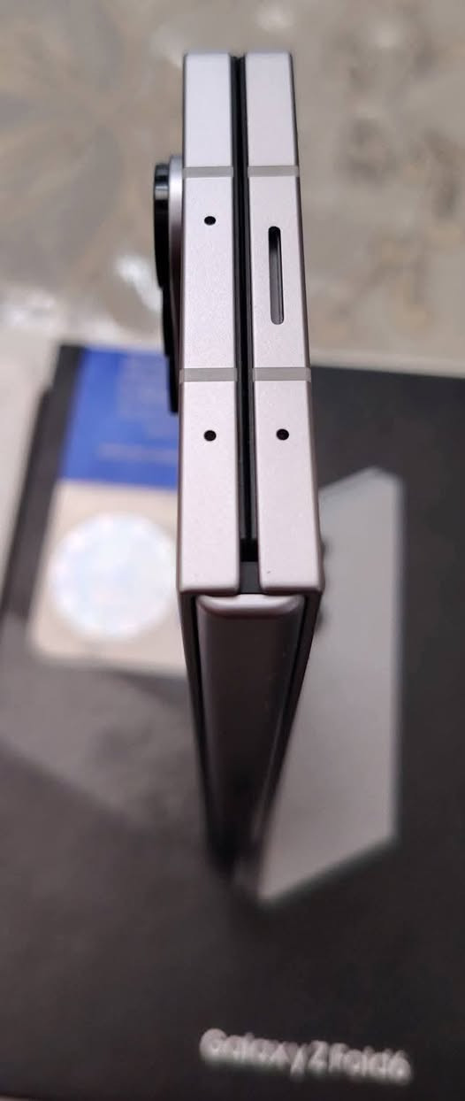 سامسونك كلكسي z fold 6
مكفول من كل النوحي 
النسخة اليابانية 
الذاكرة ٢٥٦ 
النضافة مليار بلمية 
الجهاز ملحقاته فقط حافضة اصلية

السعر النهائي ٧٥٠ الف قفل 
العنوان بغداد الشعب شارع ااصحة 
شراي اتصل ***********
