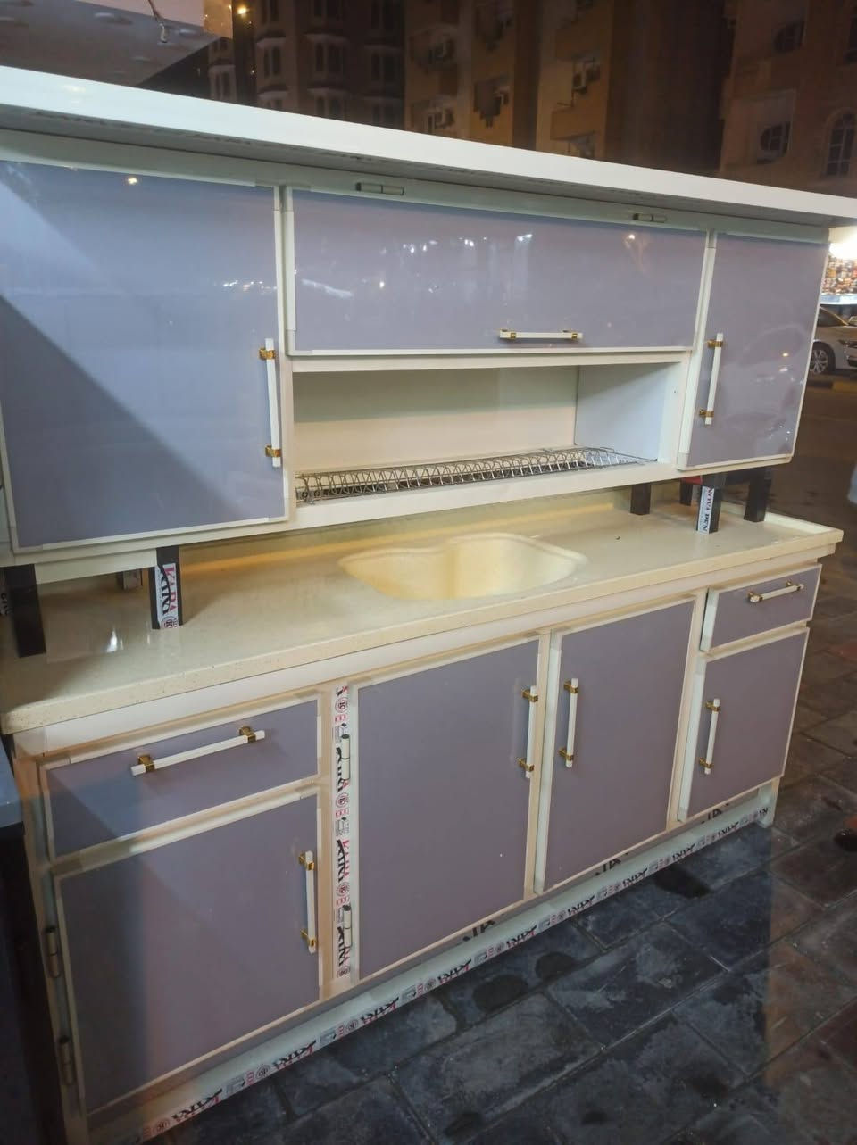 كاونترات المنيوم حسب طلب يوجد مراوس بل جديد وو يكون فرق قليل الاستفسار رقم تلفون وتساب موجود *********** النجف, العراق
