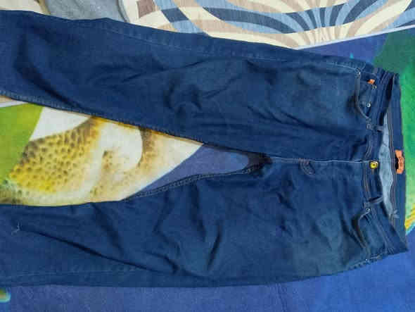 ((السلام عليكم متوفر شليف باله ملابس شبابي أوربي نضافه عاليه مثل ماموضح بالصور الي يريده يراسل خاص او يتصل على الرقم ***********
