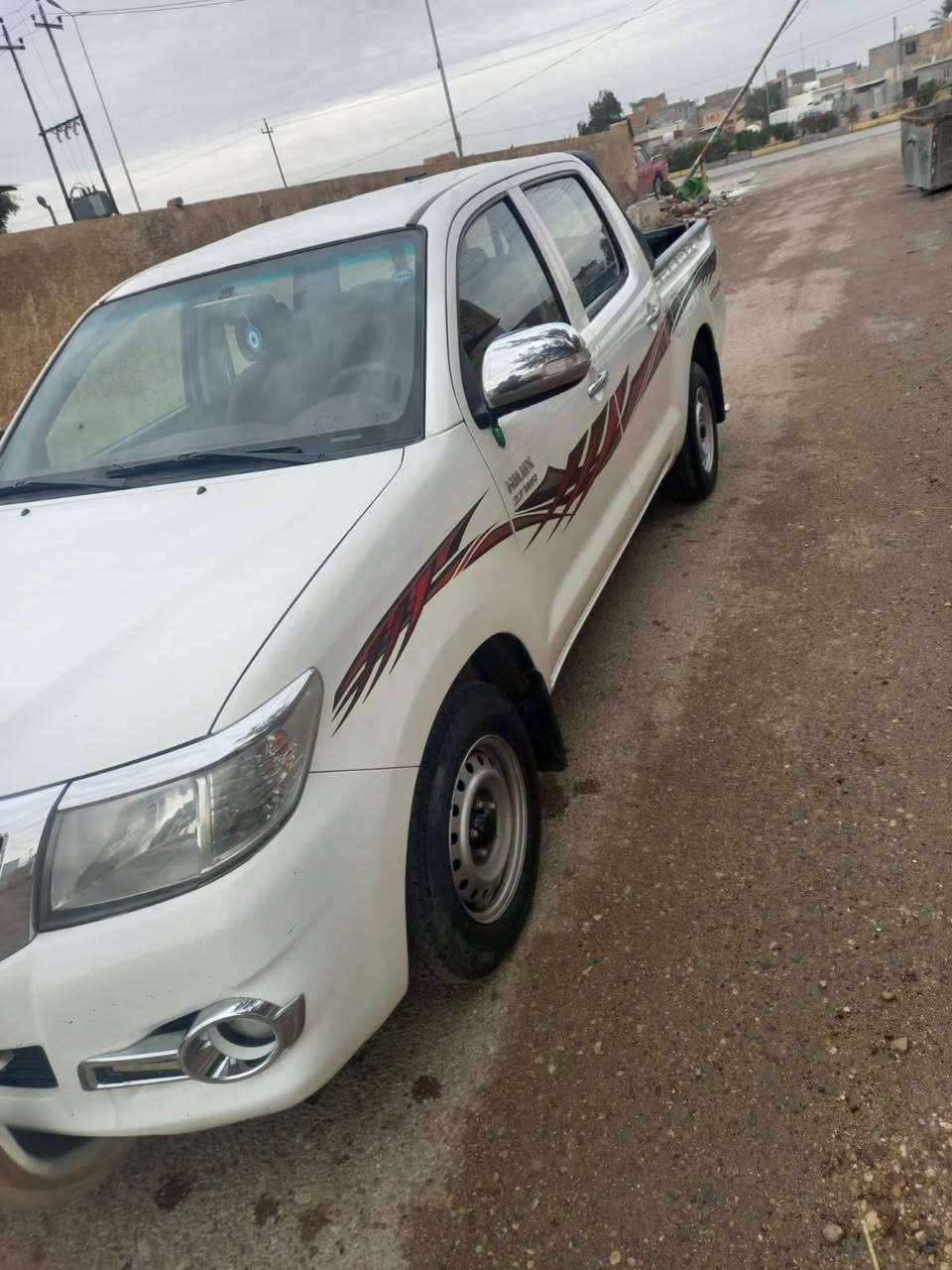 تويوتا هايلوكس كويتي 2014...
كامرة خلفية
كير اوتوماتيك 
بيها بارد بسيط مثل ما موضح بالصور 
رقم سليمانيه استخدام قليل
***********
العنوان ديالى
