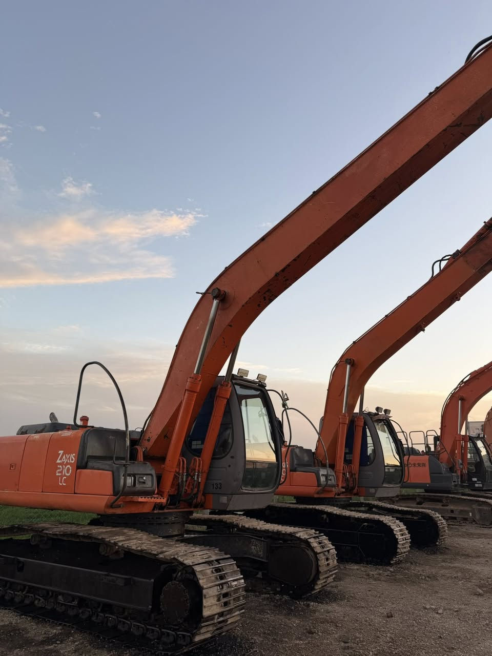 السلام عليكم                                                                               للبيع حفارات زت (210Lc)✅✅
2005__2006
مكفولات🥇
!!حسب الرغبه ذراع قياسي او طويل
الموقع📍(بابل_النيل)
 

***********
***********
