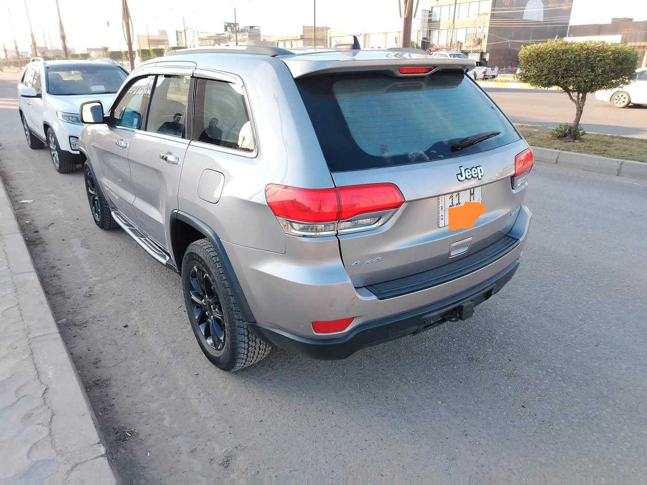 السلام عليكم ورحمة الله وبركاتة البيع او مراوس حسب القناعه جيب لاريدو موديل 2014 وارد أمريكي حادثه من امريكه جاملغ وبنيد ونصبغن وصار بيه الجاملغ الثاني الأمامي  توحيد لون ويه البجم السونار موجود بل منشور والمحرك والكير كفاله  سياره فول مواصفات الاخير كشن كهربائي وفتحه وصندوق كهربائي وجكات السياره وبعد اهوايه مواصفات ماشيه 200 السعر 190 وبيه مجال الشراي ورجاء لحد يعلق تعليق موحلو
مكان السياره الأنبار فلوجه الاستفسار عن الرقم ***********
مكلف بل نشر
