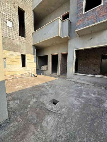 هيكل للبيـــع  بناء درجة أولى 

المساحــة : 300  متـــر  
الواجهـــة :    15متـــر 

تفاصيل هيكل 

تتكون من أربع مشتملات كل مشتمل مساحته ١٥٠ متر بناء درجة أولى مو تجاري يتكون المشتمل من مطبخ واستقبال وهول داخلي وصحيات ومخزن وغرفتين نوم وحدة منهم ماستر
بالإضافة المشتملات الجوا كل وحدة كراج على حده

 موقــع : حي الشرطة الجديد خلف هيا مول  

لمعرفة كافة الاسعار يمكنكم الانضمام الى قناة التلجرام عبر الرابط ادناه

‏
https://t.me/+DWeNb0_ZT8VjY2My

نستقــبل عروضاتكــم على الأرقـام التالـية

للإستفــسار

***********

***********
