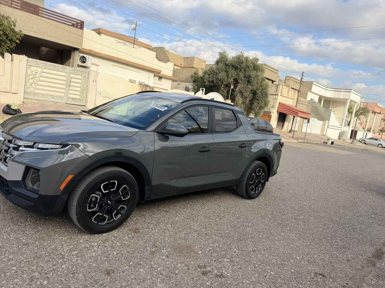 هونداي سانتا كروز 2024 ماشية 50 الف لون سمنتي مميز بدون رقم جديد داخله للعراق تترقم شمالي (أربيل او سليمانيه او دهوك )حسب رغبة المشتري 
محرك 2500 تنفس طبيعي سيارة فول فتحة تشغيل عن بعد لايتات عدسة شاشه ديجيتال أبواب بصمة تشغيل بصمة كشنات كهرباء وتدفئة مانع تزحلق دفع رباعي 4*4 اوتو هولد ردار نقطة عمياء بيه اهواي موصفات حلو 
سيارة بدون صبغ بدون تبديل بدون دواخل جميع إرباكات سليمة سيارة فقط مقدمة بونيد شبر تعديل بارد خفيف ورصعه باب سائق لاغيرها باقي سيارة كله شرط مكان 🚙 سيارة كركوك حي العسكري  سعره 205 بيه مجال للطيبين 
***********
