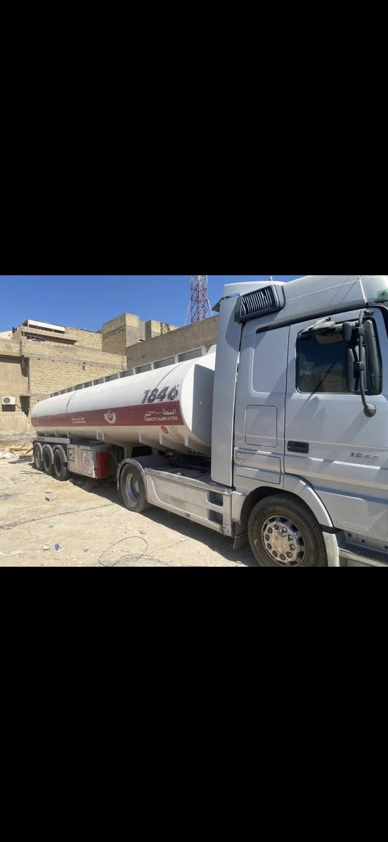 السلام وعليكم 
اكتروز ٢٠٠٥ سقف ليزري
رتايدر خمس طكات 
سنويه جي بي اس طوناج جدد
السعر ٣٤٠$
***********
