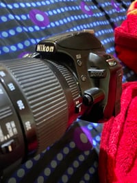 كاميره نيكون D3100 كامره راقيه تخبل تصويرها حلو عدستها رياضيه السعر 35...