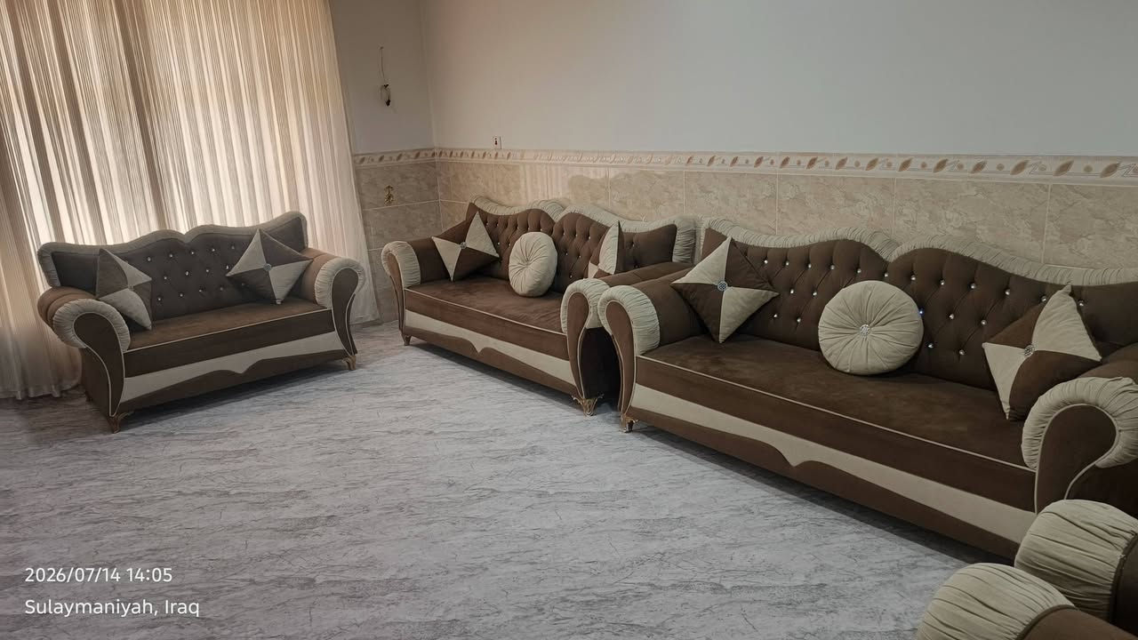 ئەم قەنەفە تورکیانە بۆ فروشتن زۆر تۆکمە و جوانن ماشاء الله بەرگ و قاچ و ئیسفنج و شتی هیچی لێ نەهاتووە مەزبووتە
سعری ٣٠٠ هەزار 

ژم

*********** 

***********
