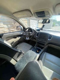 دورنكو موديل 2012 امريكي ضررها قطعتين صبغ وبيها سحبه بشاصي بدون صبغ ول...