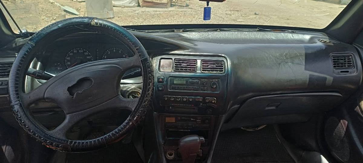 كورلا 1992 مكينه 1800 مكانها واسط تحويل ثاني يوم  سنويه لل2030 تبريد عاطل سعر 47 قابل للتفاوض 
الرقم ***********  السياره مامصبوغه بلاد
