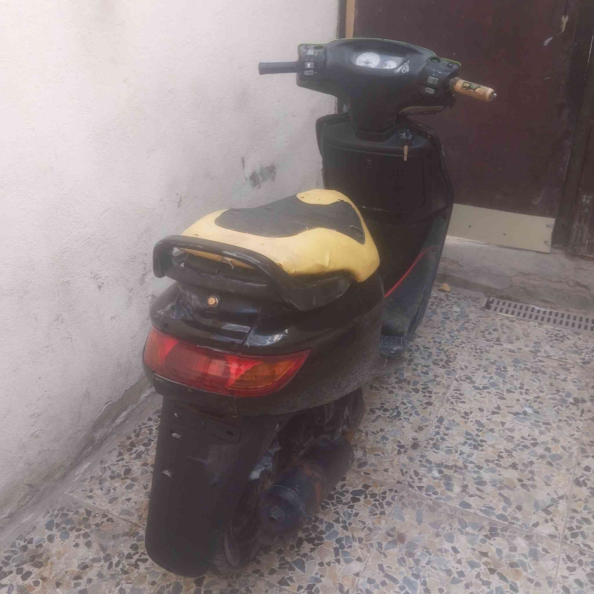 فراشه نثيه للبيع 
دراجه نضيفه
سلف هندر 
كهربائيات كلهن شغاله
كلوبات اشاير هورن كيج بانزين 
دراجه موديل 1999
دراجه بس شلعتها تعبانه 
دراجه كابريتر جديده 
باتري جديد 
كفر جديد 
دبل امامي شغال 
دبل خلفي شغال 
دراجه سعرهة 220 وبيها مجال 
و ابو 160 لا تراسل و لمو شراي لا يتعبني 
نجف حي الانصار 
للأستفسار /*********** واتساب 
او خاص
