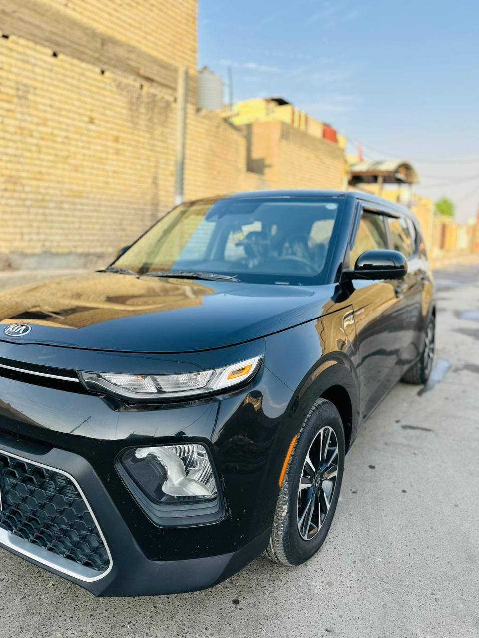 سول موديل 2021
السعر 125
حجم المحرك 2000
صبغ 2قطع موضح 
جاملغ خلفي وباب خلفي  
بجم كبس 
صور الحادث منشوره 
للاستفسار *********** بغداد, العراق
