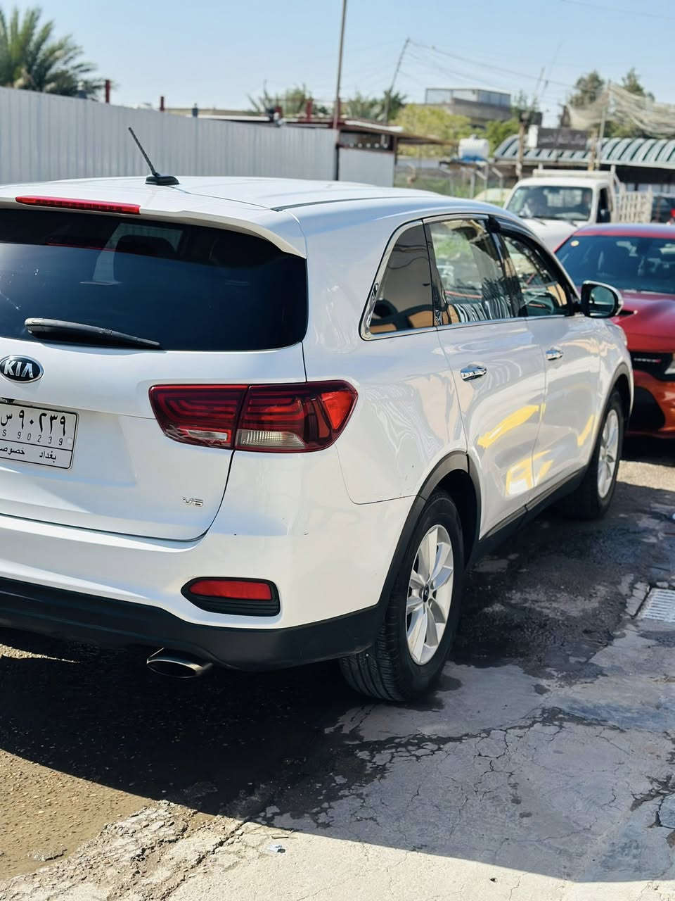 السلام عليكم اخواتي سورنتو مديل 2020 وارد امريكي موصفاته عادية شاشة وكامرة فقط رقمها بغداد سنويا بسمي تحويل مباشر  مكانها بغداد هاذه رقمي *********** بي واتساب اي استفسار اتصل و بل خدمة سعرها 220 وبيها مجال
