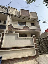 ✅ عقار للبيع في حي الجوادين قرب جامع الامام الرضا ع ✅ 120م 3 طوابق الو...