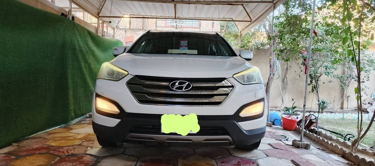 السلام عليكم للبيع هونداي سنتافيا كويتية فول مواصفات 1/1اللون ابيض صدفي  موديل ٢٠١٤  الرقم قادسية ماشية ١٥٨ الف حجم المحرك 6 سلندر كفالة من الفتح على. وضع الشركة
السيارة كفالة عامة فقط ربع الجاملغ الخلفي صبغ
السعر ///160 وبيها مجال بسيط 
للاستفسار الاتصال على الرقم *********** مكان السيارة بابل / المركز
