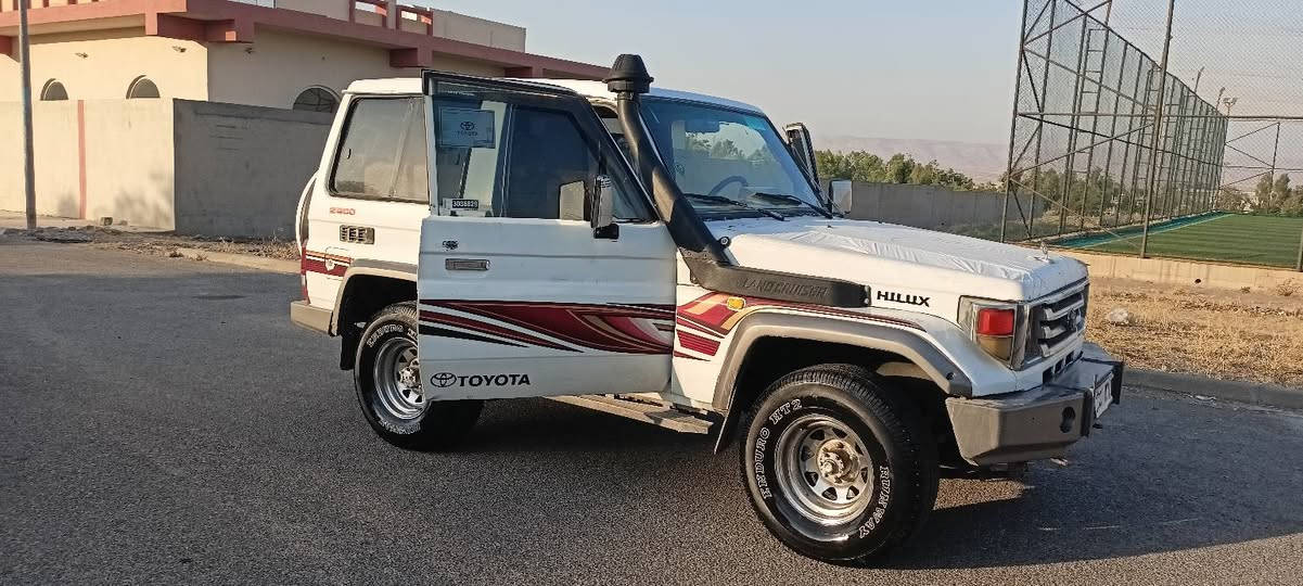 میكزه مین ارم بلاسیك سلیمانی به شه رتی ارم و اولیات مكینه 3 f شە ش گیر گیرو مکینە و اکسل و دە بڵ اکسل بە شە رت تاخم دواو پیشی داکیراوە تازە یە جرکەی تیانیە پاوە ر مزبوت ناو دە رە وەی وە ک شوشە وایە زور جوان و بیعه یب دە شبولی جوانە سە یارە کە ماڵی دوستە بە تە رای ئە یفروشم بی مسرفە شوین جە مجماڵ نمونە یە لە جوانی گوڕینە وە ناکە م بە س فروشتنە .*********** ڤایبر وتساب ➤🚗 السليمانية, العراق
