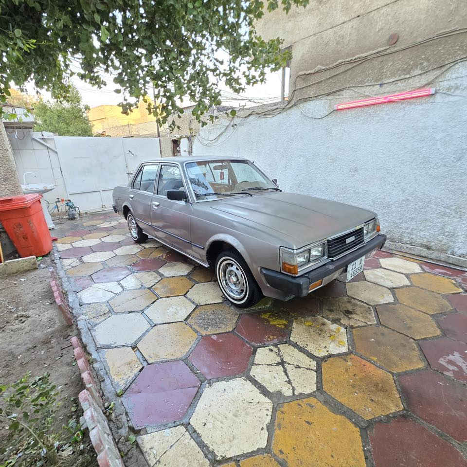 سلام عليكم كرونه موديل 1981سياره مكفوله من ضربه وصبغ مكينه وكير مكفولته تبريد دفهه شغل تخم تاير جديد صدر مامي وخلفي جديد سياره مكفوله من كلشي بلاديه كهربائي كله شغله كل نقص مابيه سياره مال جناي رقم بغداد نكليزي هزه جديد سنويه الى 30سياره تحويل مباشر السعره 44مكاني بغداد بلديات وهذ رقمي ***********
