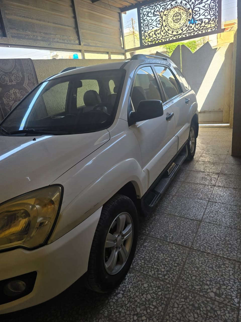 السلام عليكم كيا سبورتج خليجي موديل (٢٠٠٩)مواصفات شاشه فتحه محرك (٢٠٠٠)سياره جاهزه مابيها اي نقص من كلشي صدر خير من الله محرك مكفول كير مكفول عليها منظومه غاز سياره شرط التحويل سياره تجي شوف بعينك احله من الصور بهواي 
مكان السياره بغداد الرشاد فلكه حي النصر رقم صاحب السياره (***********) 
ملاحظه مكلف بالنشر ما أجاوب على الخاص رقم صاحب السياره موجود اتصل وبيك خير ودلل
